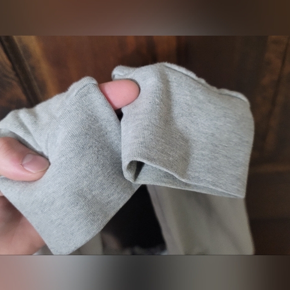 North Face Women's Logo Hoodie Sweatshirt Grey Heather Paisley logo Size Medium - Picture 8 of 9